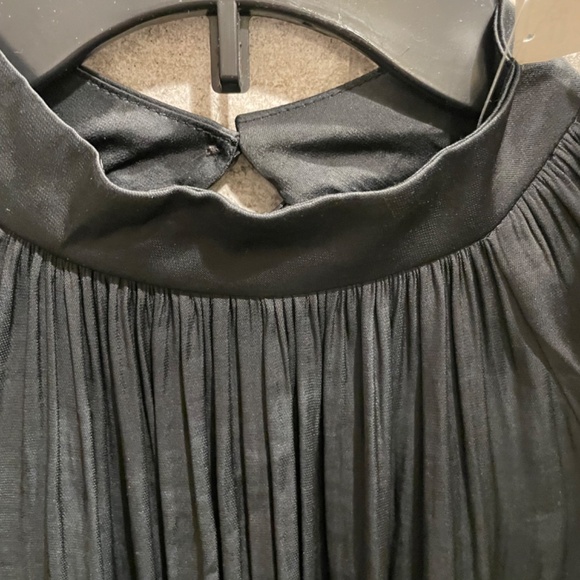 ❤️ GAP SATIN BLACK MOCK NECK PLEATED TOP SIZE XS NEW - Picture 6 of 6